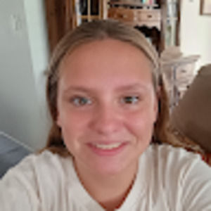 Meet your Posher, Holly